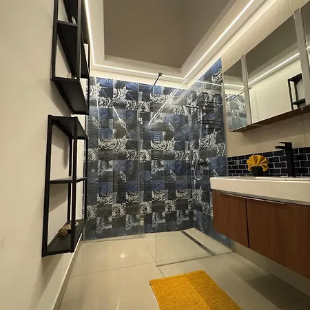 Chic Soho Retreat - Downtown בודפשט