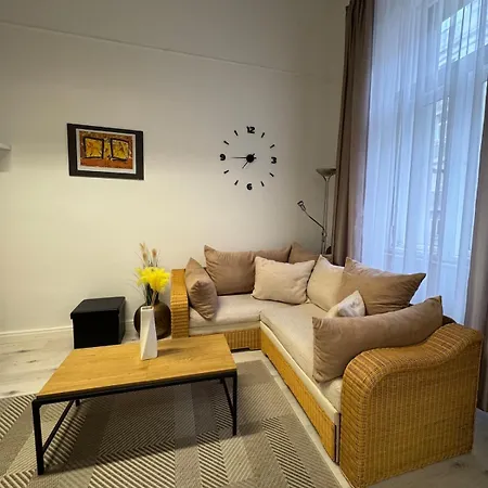 Chic Soho Retreat - Downtown Budapest